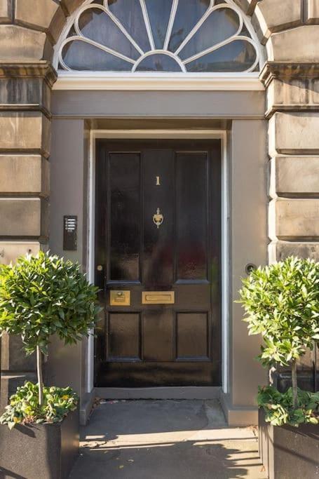 Prime Edinburgh City Centre - 4 Bed Penthouse ภายนอก รูปภาพ