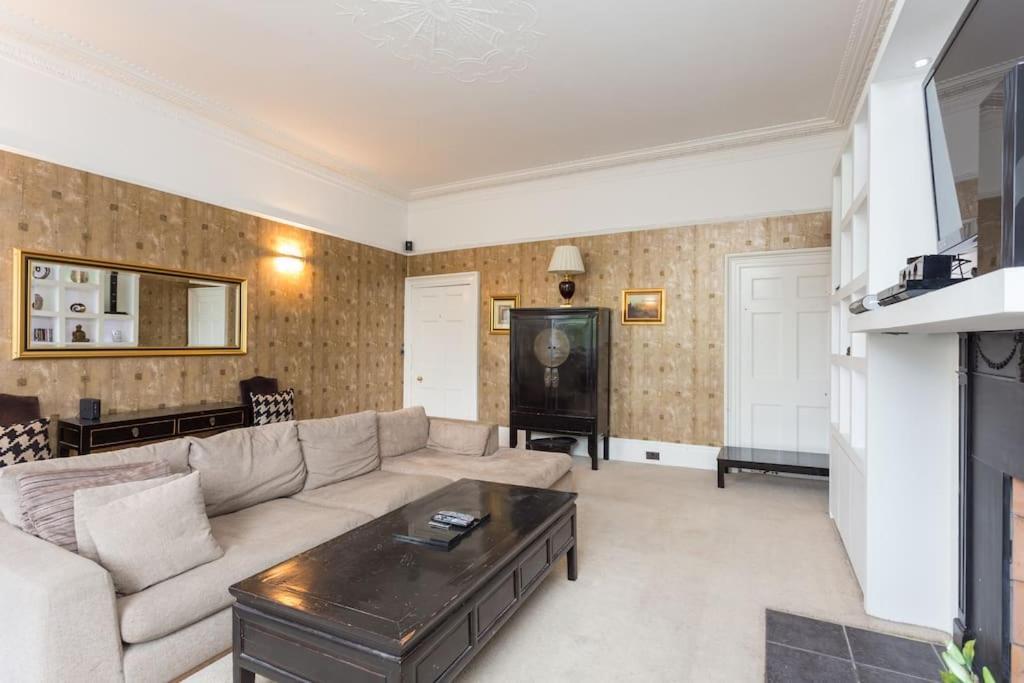 Prime Edinburgh City Centre - 4 Bed Penthouse ภายนอก รูปภาพ